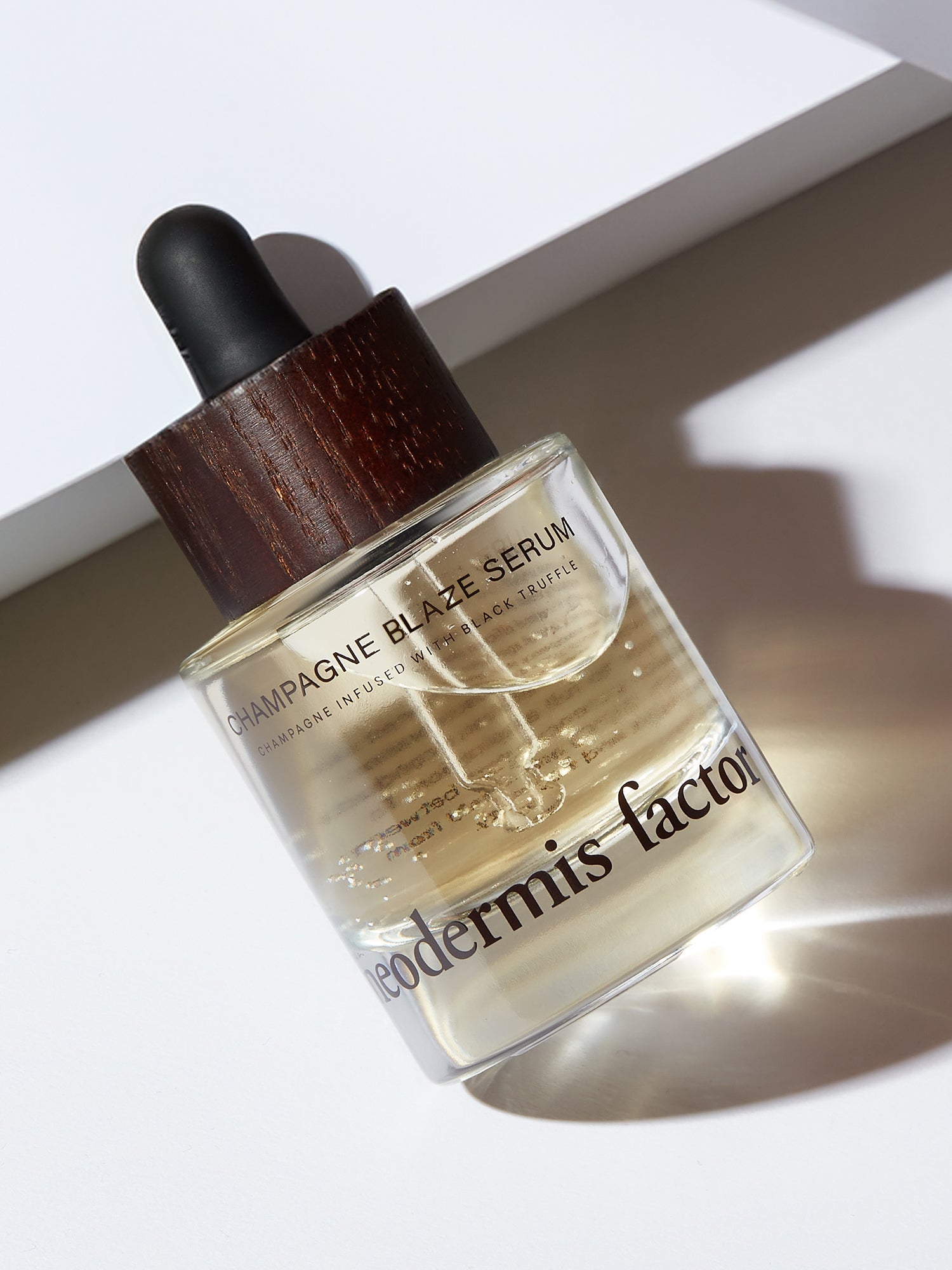 Use Champagne Blaze Serum